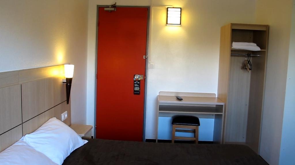 Hotel Class'Eco Courcouronnes Dış mekan fotoğraf