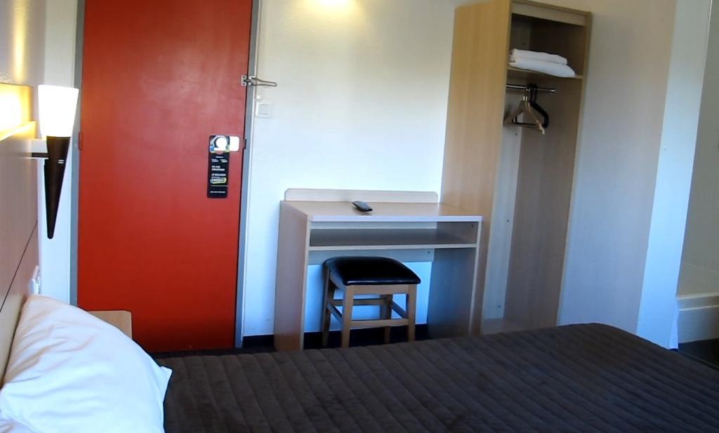 Hotel Class'Eco Courcouronnes Dış mekan fotoğraf